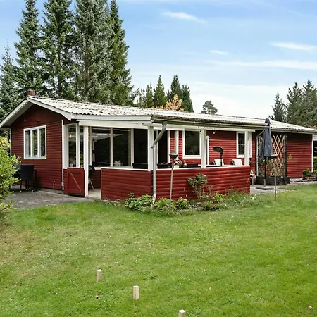 Дом отдыха With Creative Space Near *