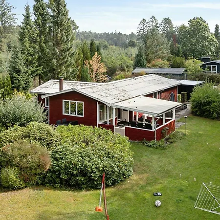 With Creative Space Near *