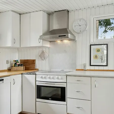 With Creative Space Near *